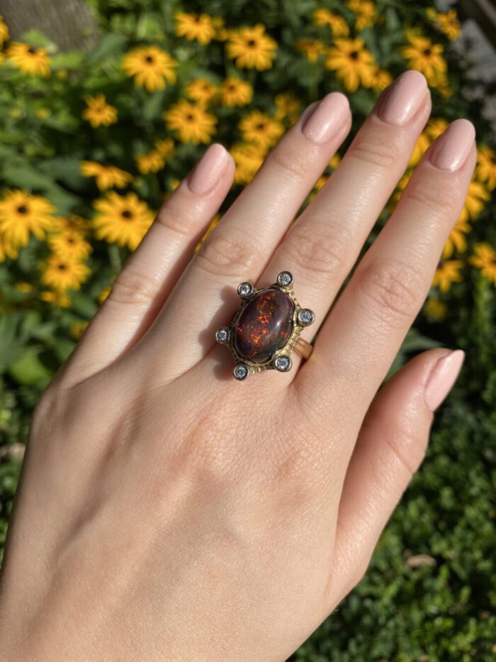 Creatie Le'Ador din aur de 18k cu diamante si opal negru natural