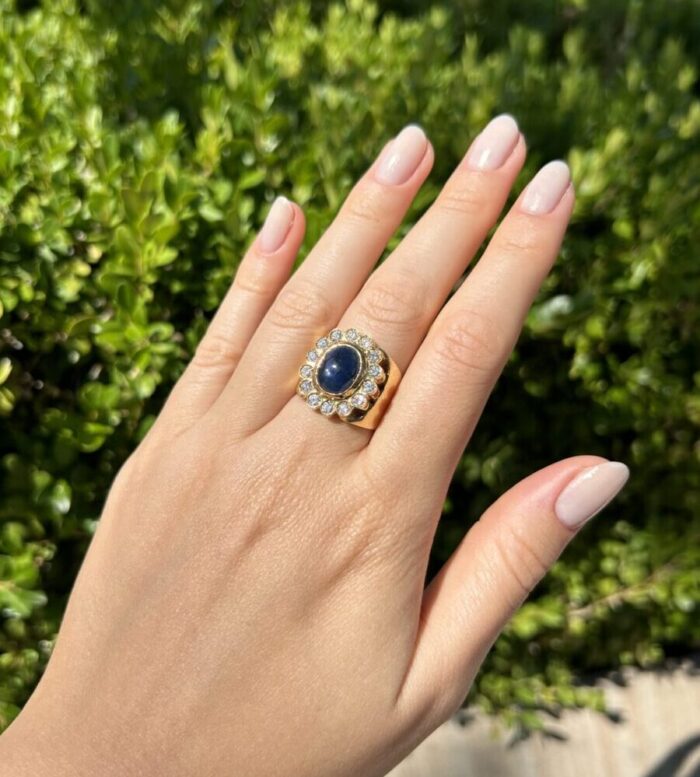 Inel din aur 18k ornat cu safir si diamante naturale