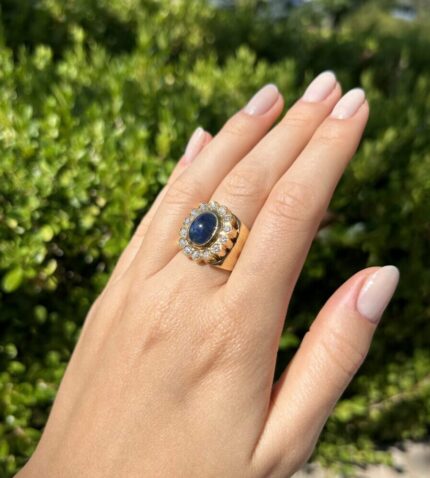 Inel din aur 18k ornat cu safir si diamante naturale