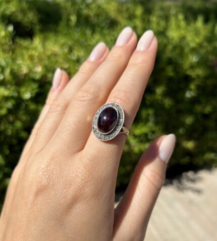 Inel vintage din aur de 18k si argint cu granat caboson si diamante naturale