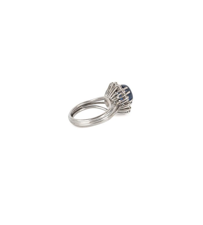 Inel vintage din aur alb de 18k cu safir si diamante naturale