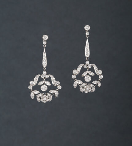 Cercei stil Edvardian din aur alb de 18k cu diamante naturale 3.2ct