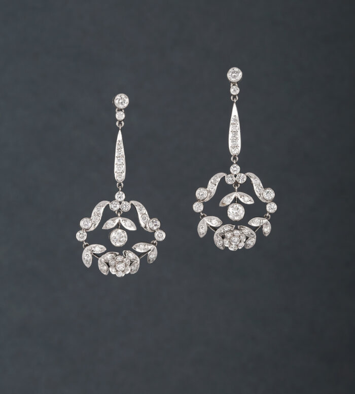Cercei stil Edvardian din aur alb de 18k cu diamante naturale 3.2ct