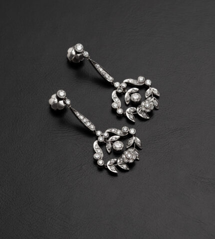 Cercei stil Edvardian din aur alb de 18k cu diamante naturale 3.2ct