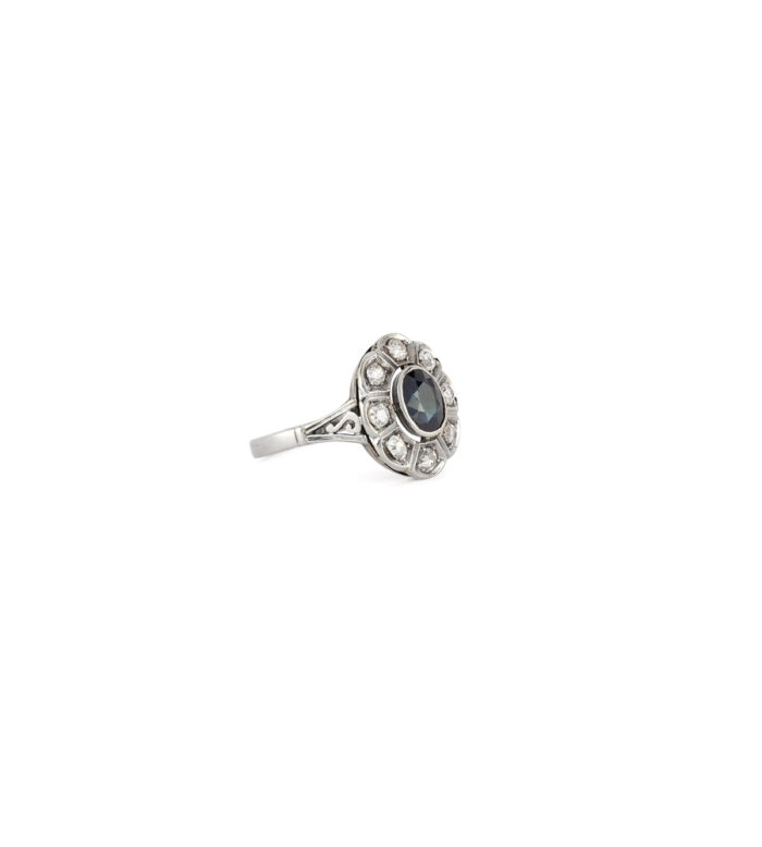Inel Art Deco din aur alb de 18k cu safir si diamante naturale