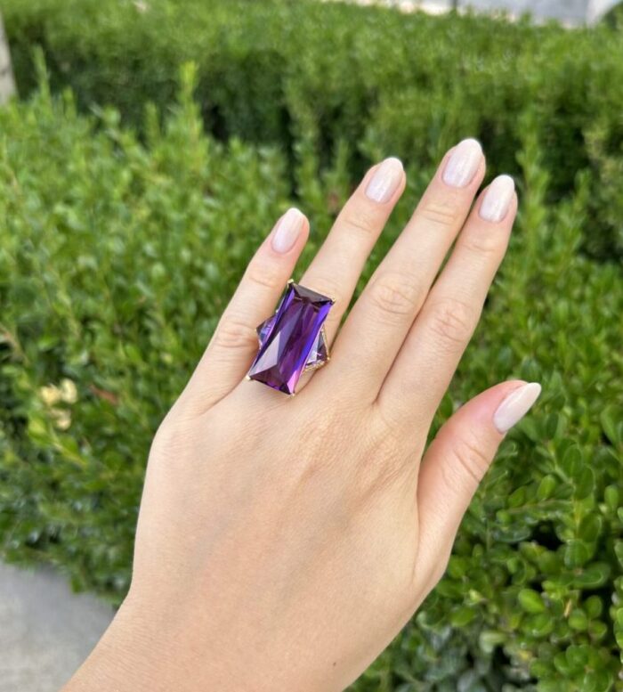 Inel din aur galben de 18k cu ametist si diamante naturale