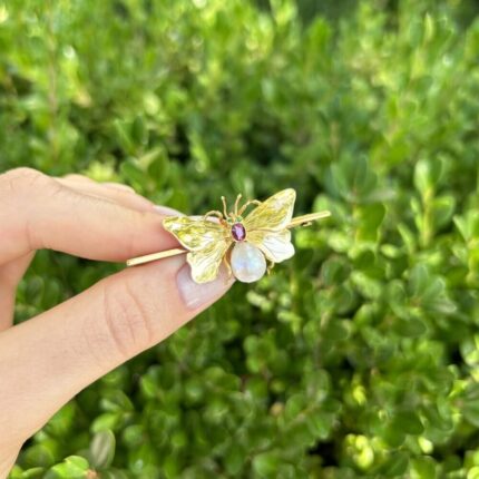 Brosa vintage fluture din aur de 15k cu perla si rubin