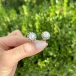 Cercei clips din aur alb de 18k cu perle naturale de cultura si 30 de diamante