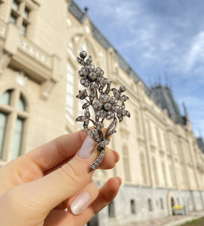Brosa vintage din aur de 14k si argint cu diamante naturale
