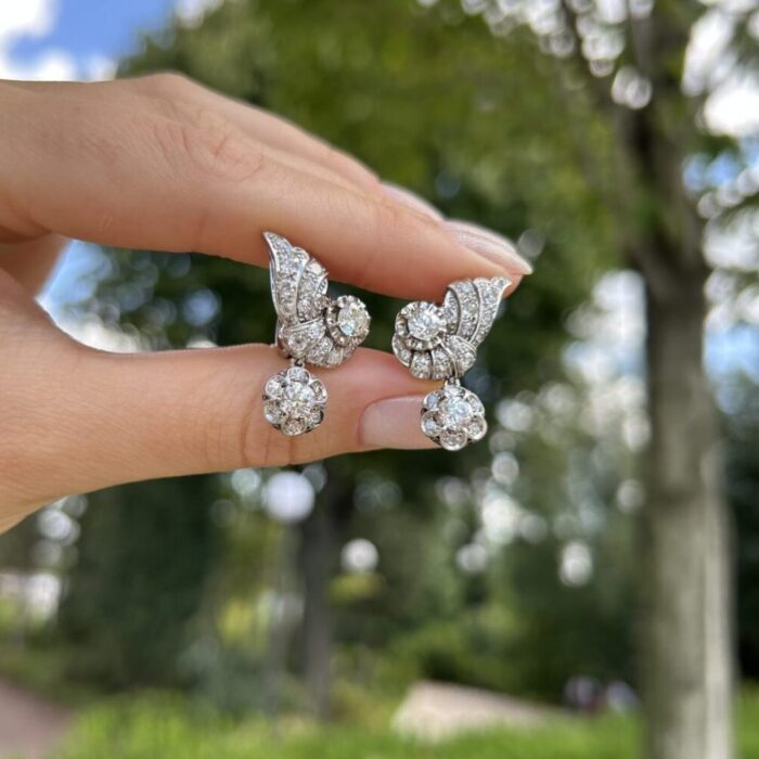 Cercei lungi vintage din platina cu diamante naturale