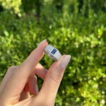 Inel din aur alb de 18k cu diamante si safire