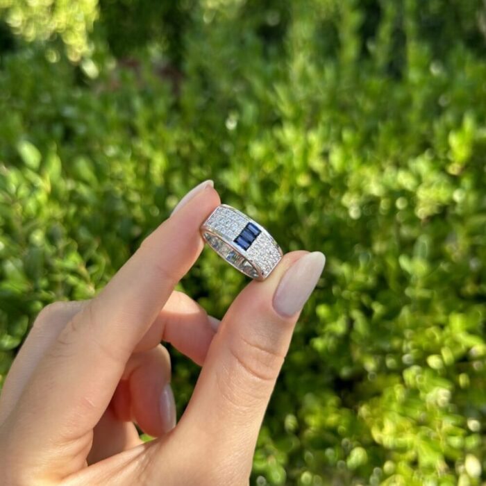 Inel din aur alb de 18k cu diamante si safire