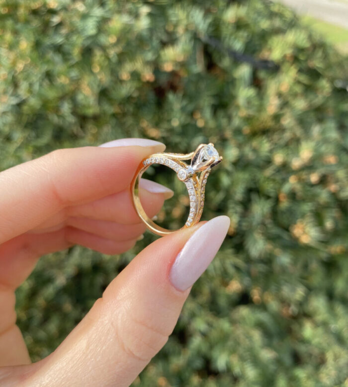 Inel de logodna din aur de 18k cu diamante naturale