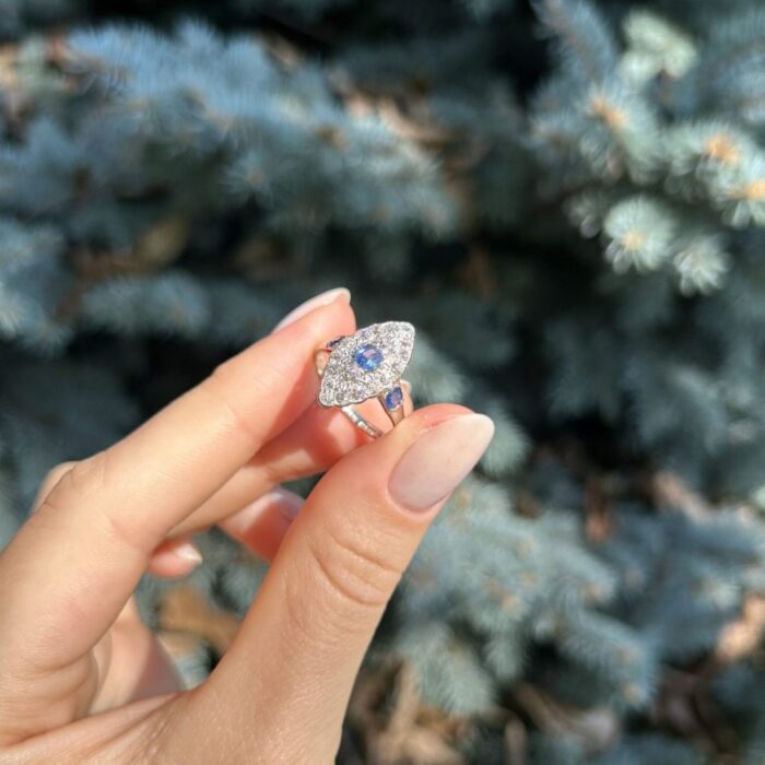 Inel Art Deco din platina si aur alb de 18k cu safire si diamante naturale