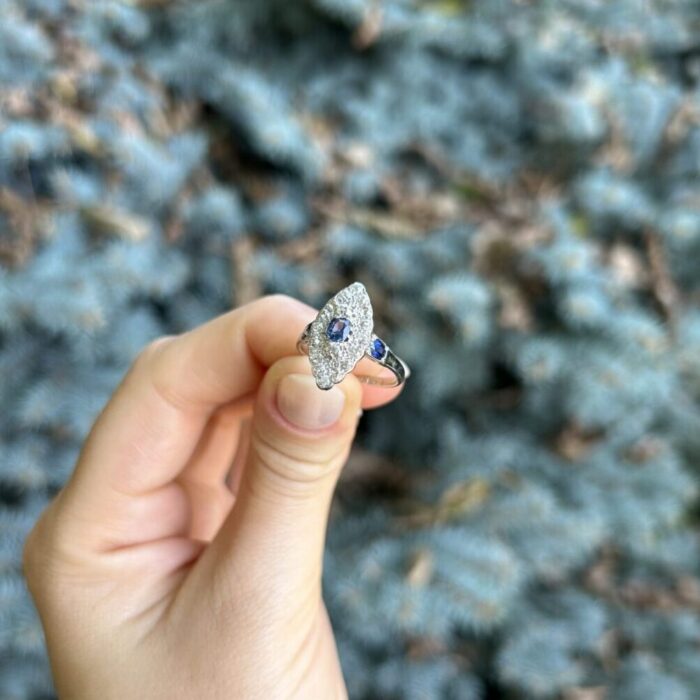 Inel Art Deco din platina si aur alb de 18k cu safire si diamante naturale