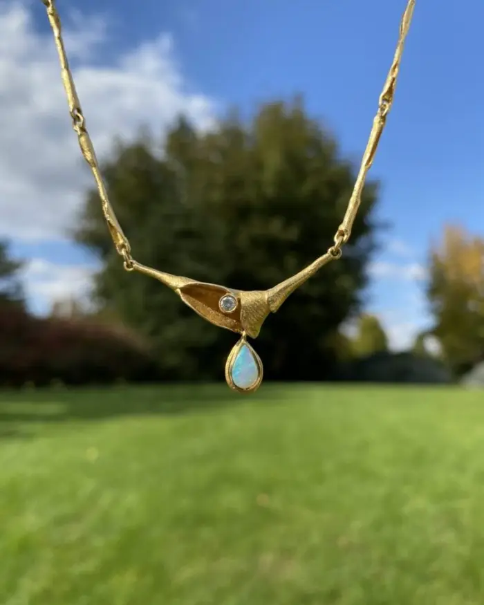 Colier din aur de 18k cu opal si diamant naturale