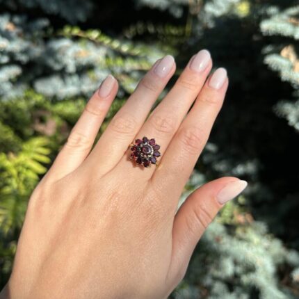 Inel vintage din aur de 18k cu granate naturale