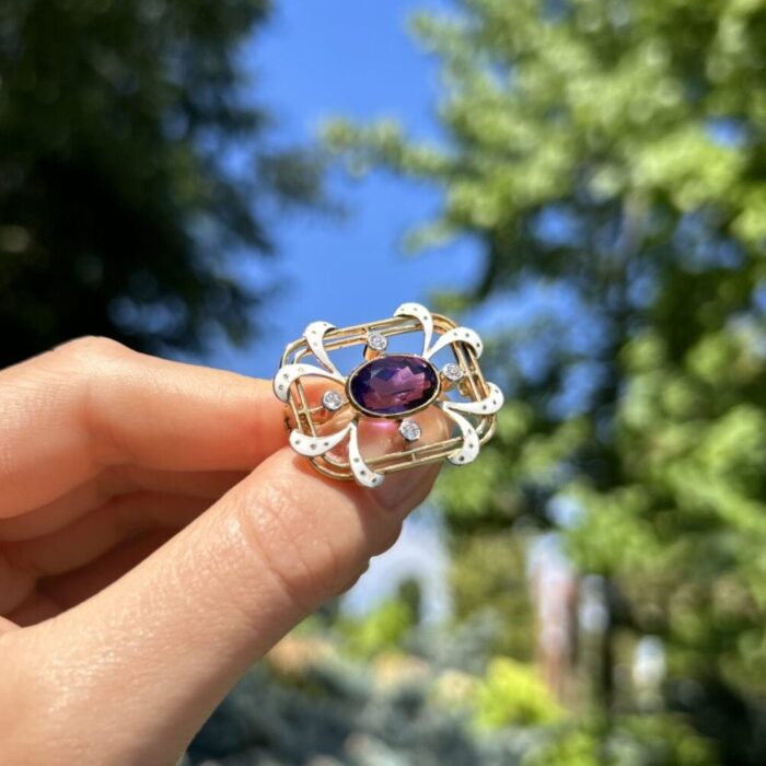 Brosa vintage din aur de 18k cu email, ametist si diamante naturale