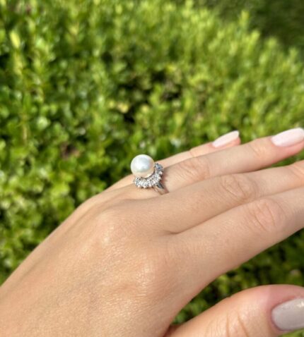 Inel din platina cu perla Akoya si diamante naturale