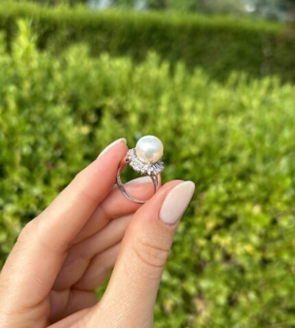 Inel din platina cu perla Akoya si diamante naturale