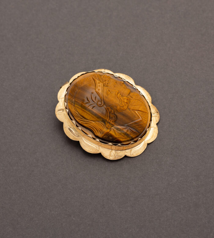 Brosa-Pandant din aur de 14k cu cap de roman sculptat in ochi de tigru