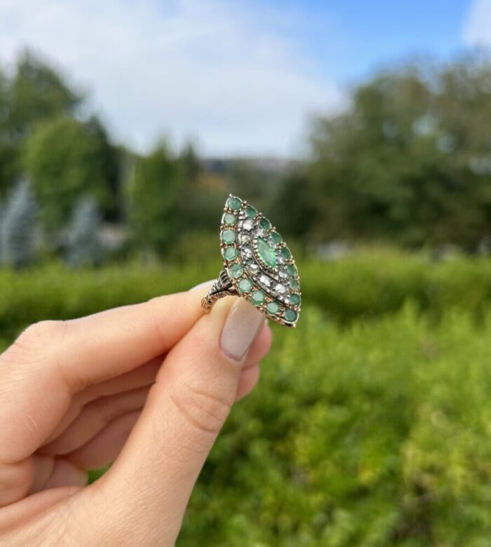 Inel vintage marchiza din aur de 18k cu smaralde si diamante naturale
