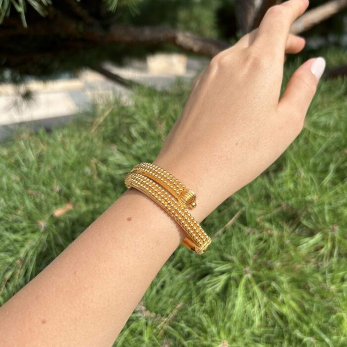 Bratara vintage confectionata manual din aur de 22k 