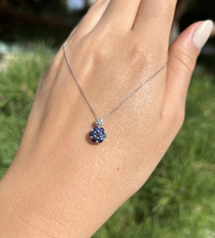 Pandant cu lantisor din aur alb de 18k cu safire si diamante naturale