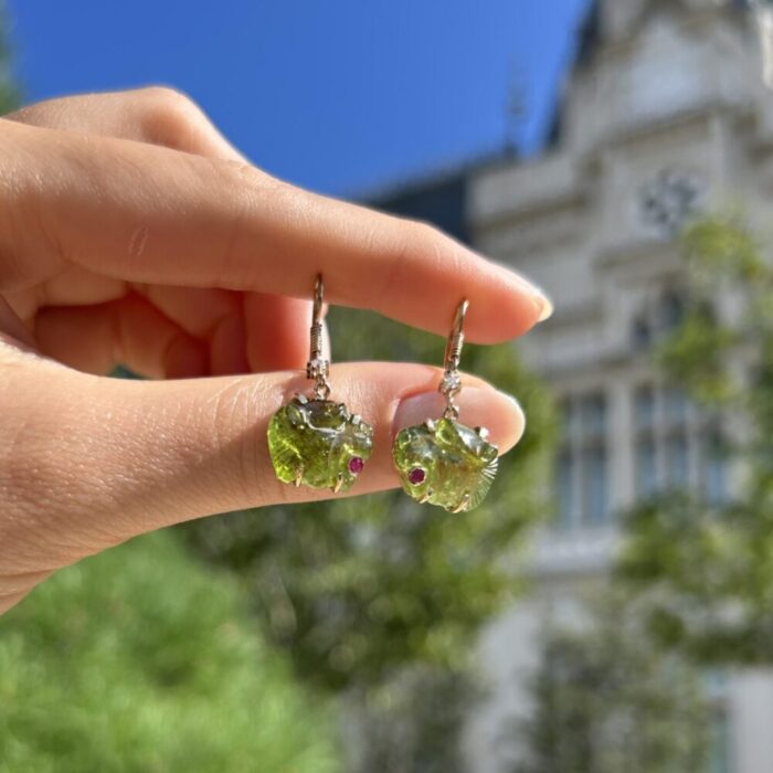 Cercei lungi din aur de 18k cu diamante, jad si rubine naturale