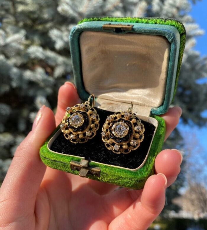 Cercei vintage din aur de 18k cu email negru si diamante naturale