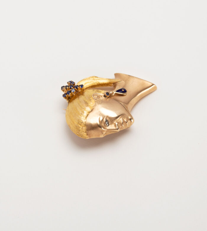 Brosa cap de femeie din aur galben de 18k cu diamant si safire