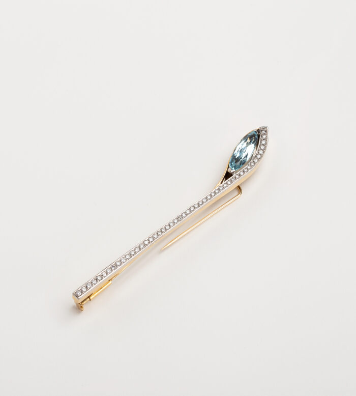 Brosa din aur alb de 18k si platina cu acvamarin si diamante naturale