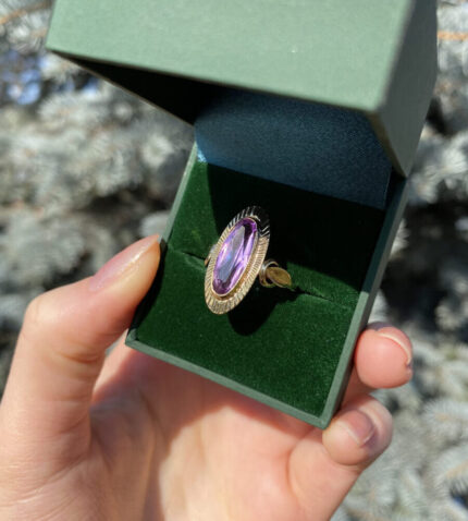 Inel vintage din aur de 18k cu spinel verneuil