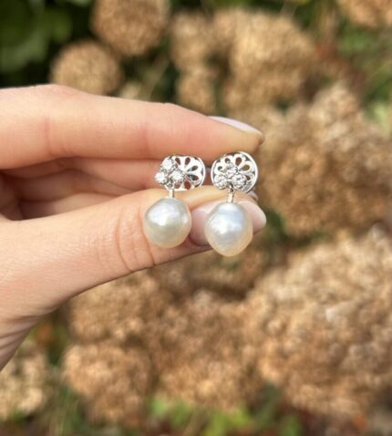 Cercei din aur alb de 18k cu perle si diamante naturale