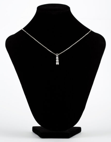 Colier din aur alb de 18k si diamante naturale