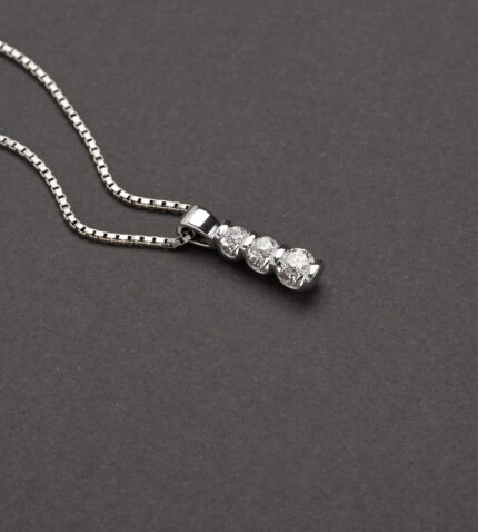 Colier din aur alb de 18k si diamante naturale