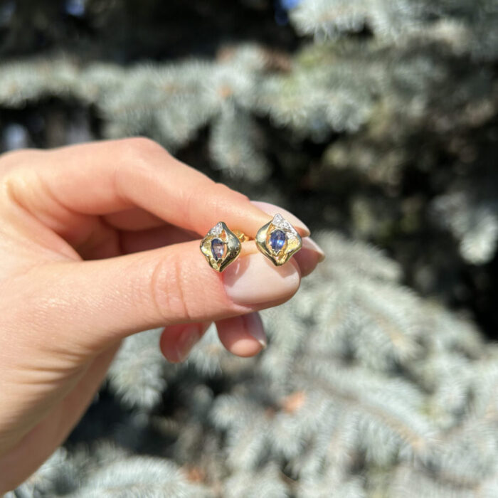 Cercei vintage din aur de 18k cu safire naturale