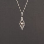 Pandant autentic Art Deco din aur de 14k si argint cu diamante naturale