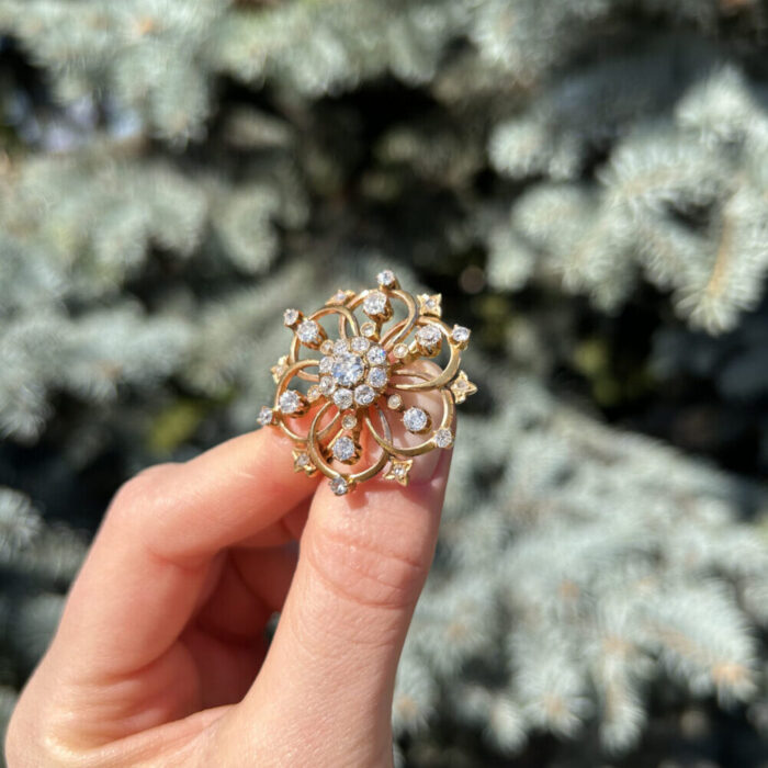 Brosa vintage din aur de 18k cu diamante naturale