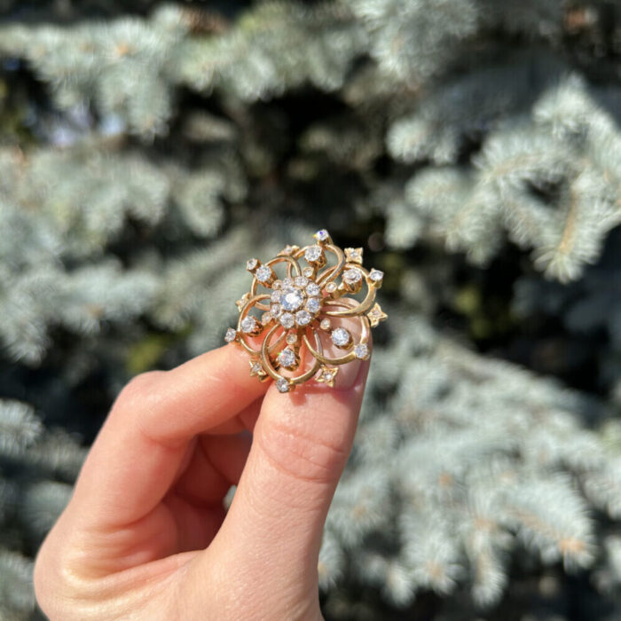 Brosa vintage din aur de 18k cu diamante naturale