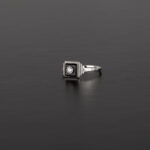 Inel Art Deco in aur alb de 14k cu onix si diamant natural