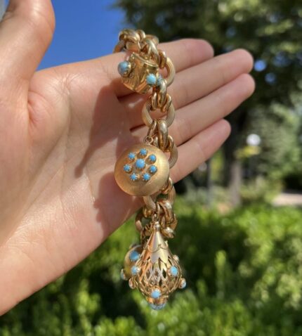 Bratara vintage cu talismane din aur de 18k si turcoaz