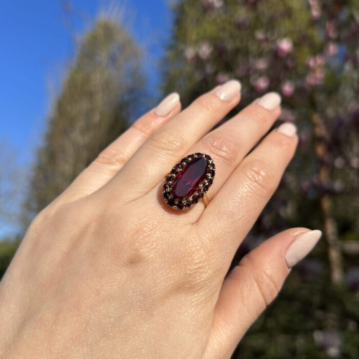 Inel vintage din aur de 18k cu granate naturale