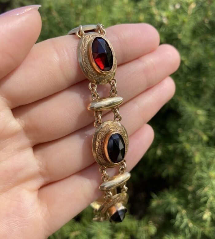 Bratara vintage din aur de 14k cu granate naturale fatetate