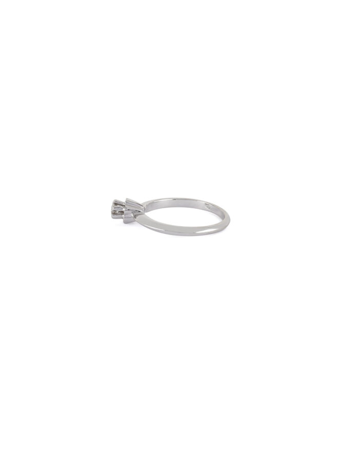 Inel solitar din aur alb de 18k cu diamant natural
