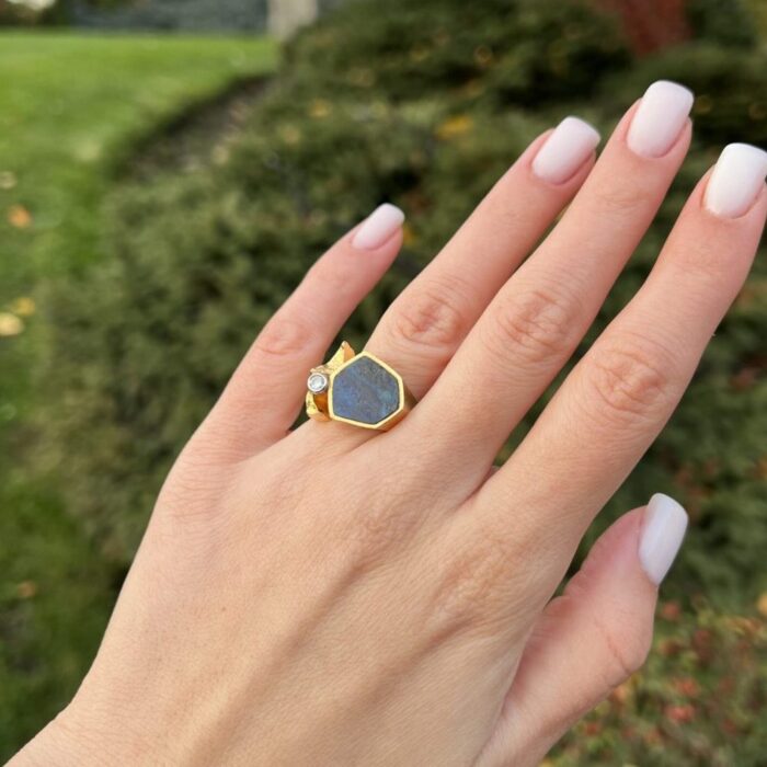 Inel ceratie din aur de 14k cu spectrolit si diamant natural