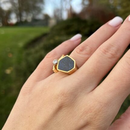 Inel ceratie din aur de 14k cu spectrolit si diamant natural