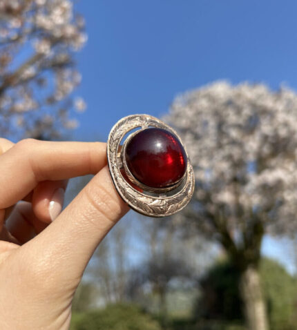 Brosa vintage din aur de 9k cu chihlimbar natural