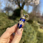 Brosa vintage din aur de 14k cu email cobalt si diamante naturale