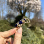 Brosa vintage din aur de 14k cu email cobalt si diamante naturale